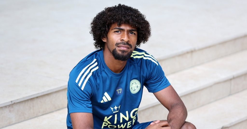 হয়তো ফুটবলে পিছিয়ে, কিন্তু ভালোবাসায় অনেক এগিয়ে বাংলাদেশ: হামজা চৌধুরী