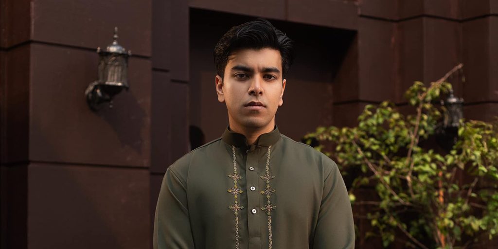 আপনার যে প্রতিটা ধর্ষণ আর খুনে কষ্ট হয়, রাজনৈতিক ঘরানার মানুষগুলো তাতেই আনন্দ পায়।”