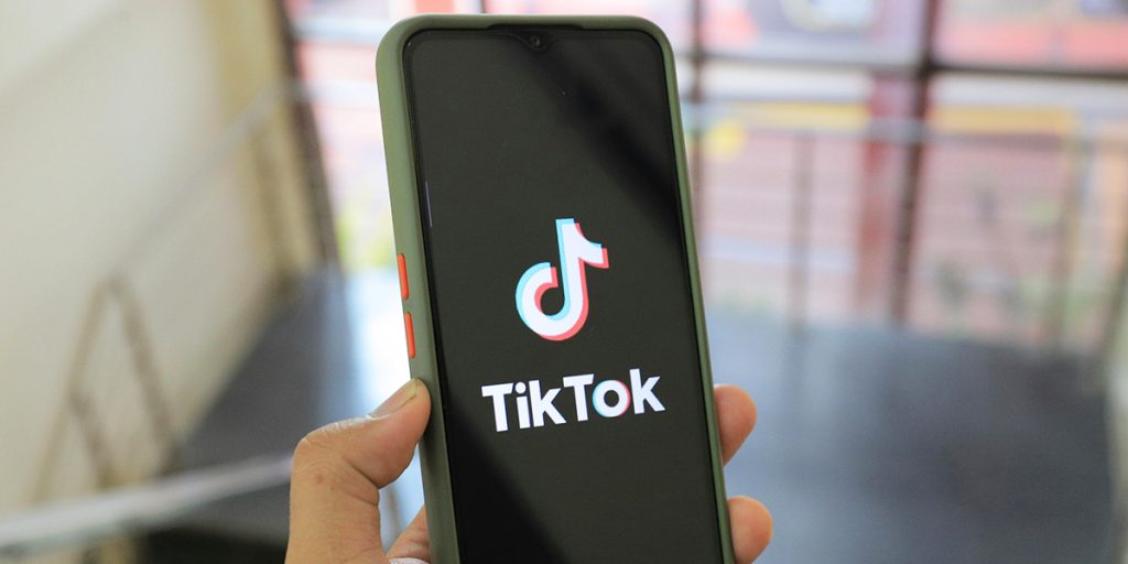 নিষিদ্ধ নয়, বিক্রিই হতে যাচ্ছে টিকটক? চীনের সঙ্গে সরাসরি আলোচনায় ট্রাম্প