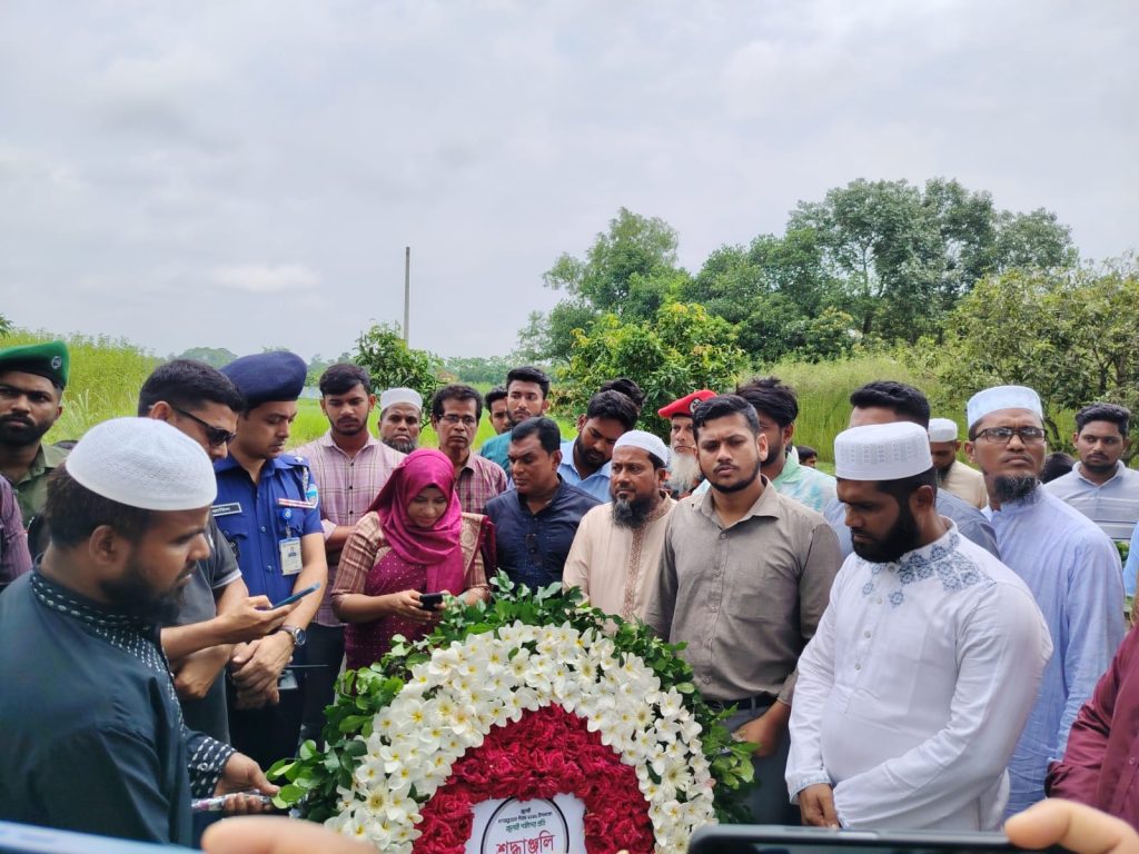 বাঞ্ছারামপুরে শহীদদের কবর জিয়ারতে অংশ নিলেন জামায়াতের এমপি প্রার্থী নকিবুল হুদা