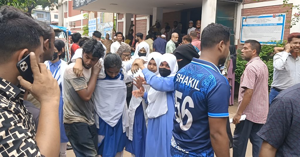 ব্রাহ্মণবাড়িয়ার বিদ্যালয়ে ল্যাবে প্রজেক্ট বানাতে গিয়ে আতঙ্ক, আহত ২৫ শিক্ষার্থী