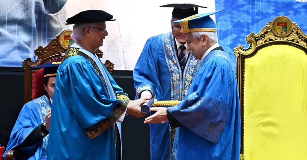 মালয়েশিয়ার ইউকেএম থেকে সম্মানসূচক ডক্টরেট পেলেন মুহাম্মদ ইউনূস